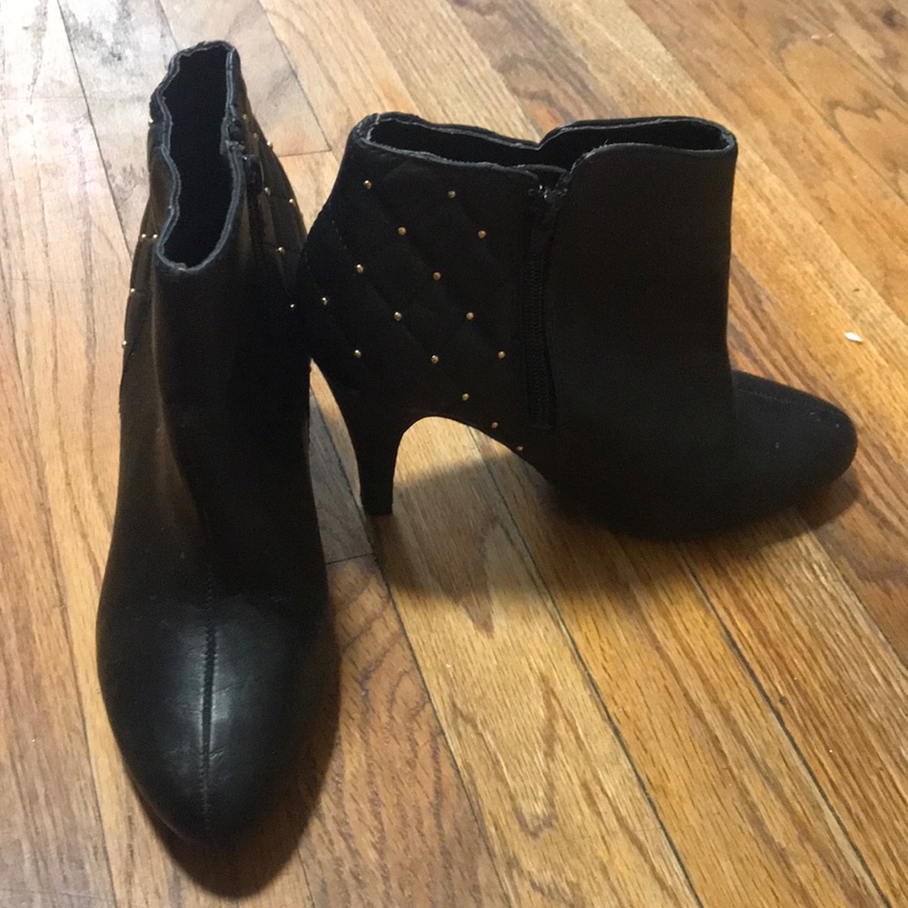 Shoes - Picture 2 of 2